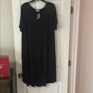 Black Short Sleeve High-Low Long top or Dress 1X NWT